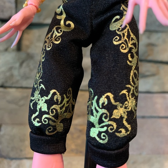 Monster High 13 Wishes Gigi Grant Doll - Picture 5 of 11